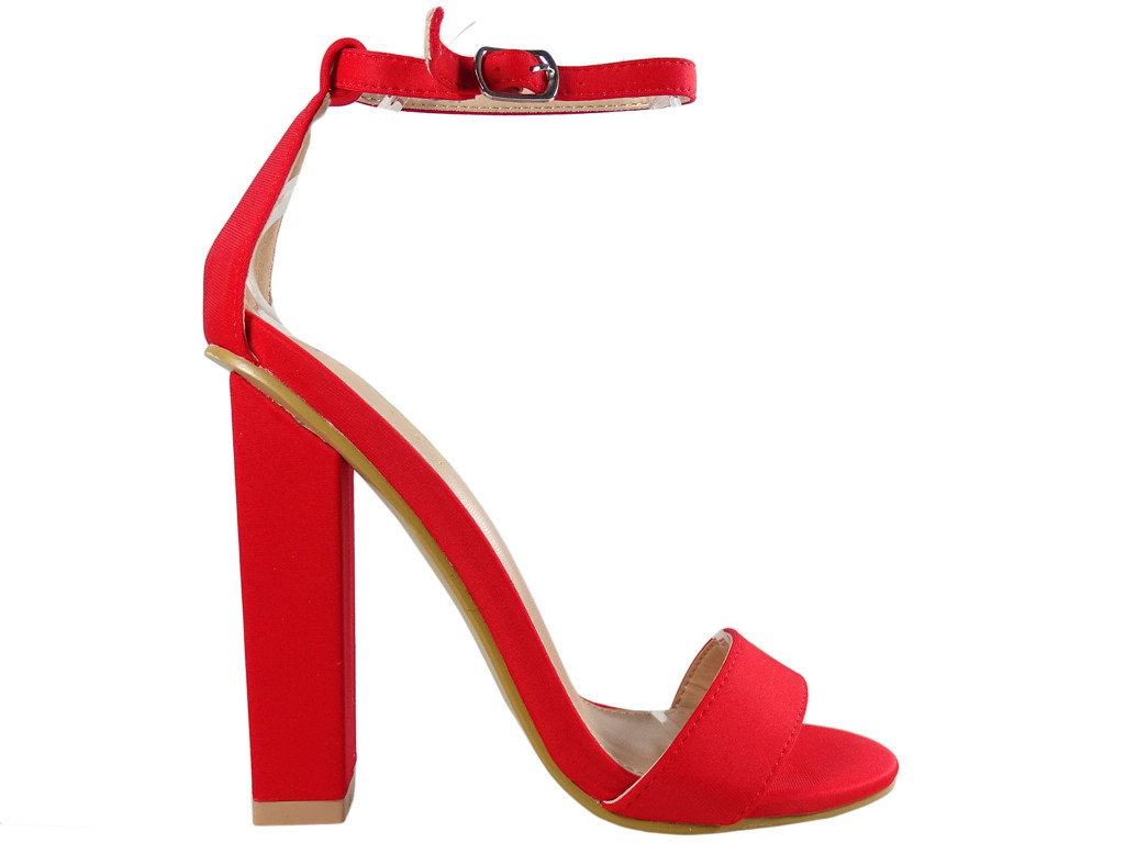 Sandale roșii pe un stâlp cu curea pentru gleznă - 1