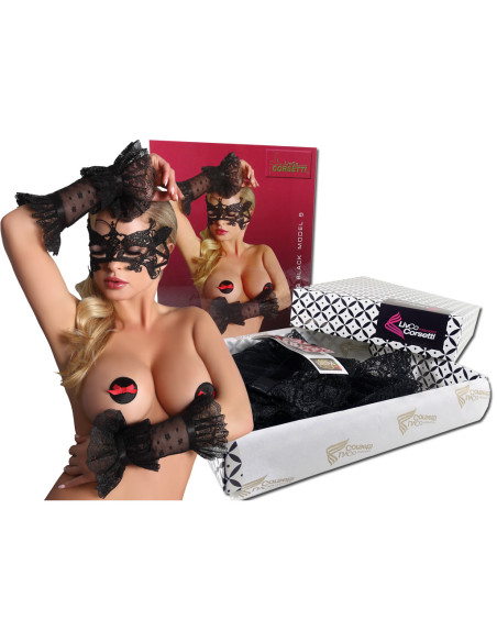 Livia Corsetti's black lace gloves - 4