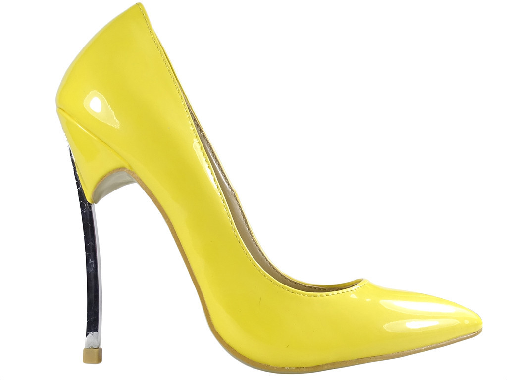 Żółte szpilki damskie buty z metalową szpilką