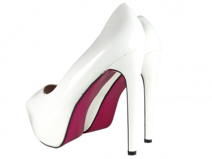 Białe szpilki na platformie lakierki high heels duże rozmiary