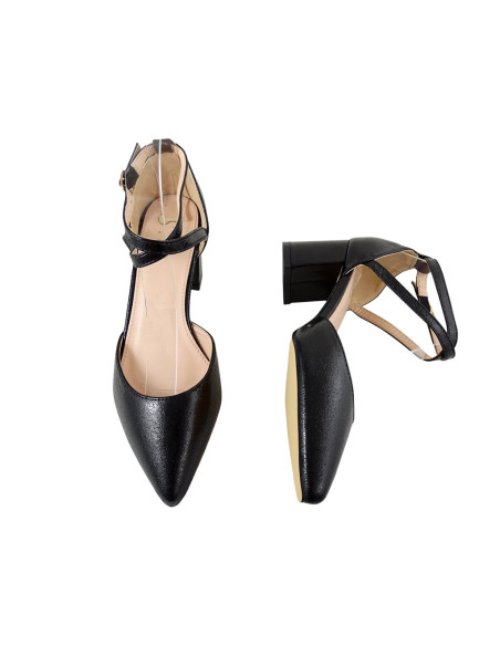 Black low female shuttles with ankle strap - 4
