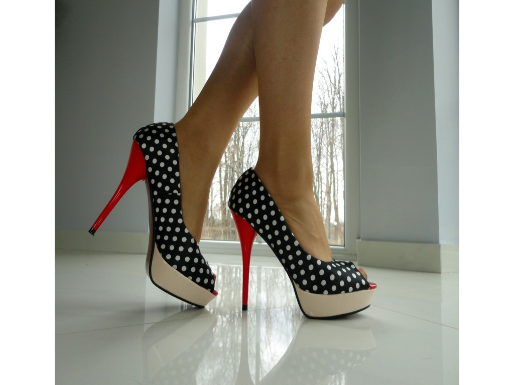 BUTY SZPILKI KOKIETKI CZARNE CZERWONY OBCAS
