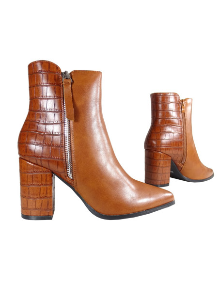 Braune isolierte Frauenstiefel mit Absatz - 3