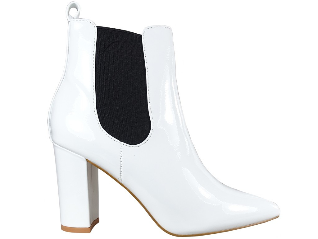 Weiß lackierte Damenstiefel mit Absatz - 1