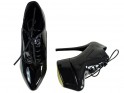 Dámské černé boty vázané na lakovanou platformu - 4
