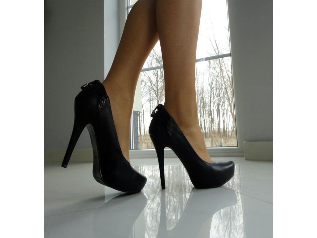 BUTY SZPILKI CZARNE KOKIETKI EKO SKÓRA