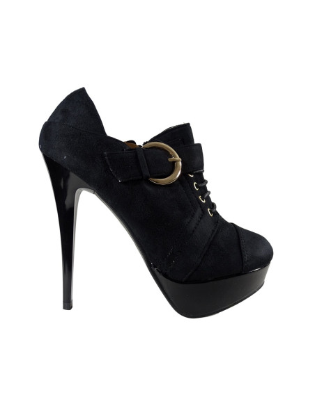 Des bottes en daim noir sur une plate-forme à cravate - 1