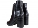 Чорні утеплені жіночі черевики на підборах - 2