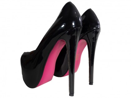 Fekete magas sarkú cipő a platformon, lakkozott rózsaszín talp - 2