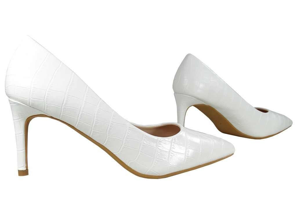 Balti žemi stiletto vestuviniai bateliai lakuoti - 3