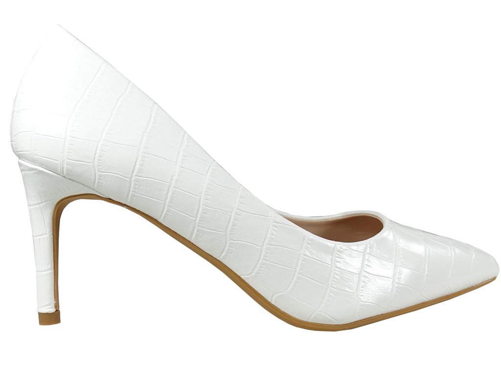 Białe niskie szpilki buty ślubne lakierowane - 1