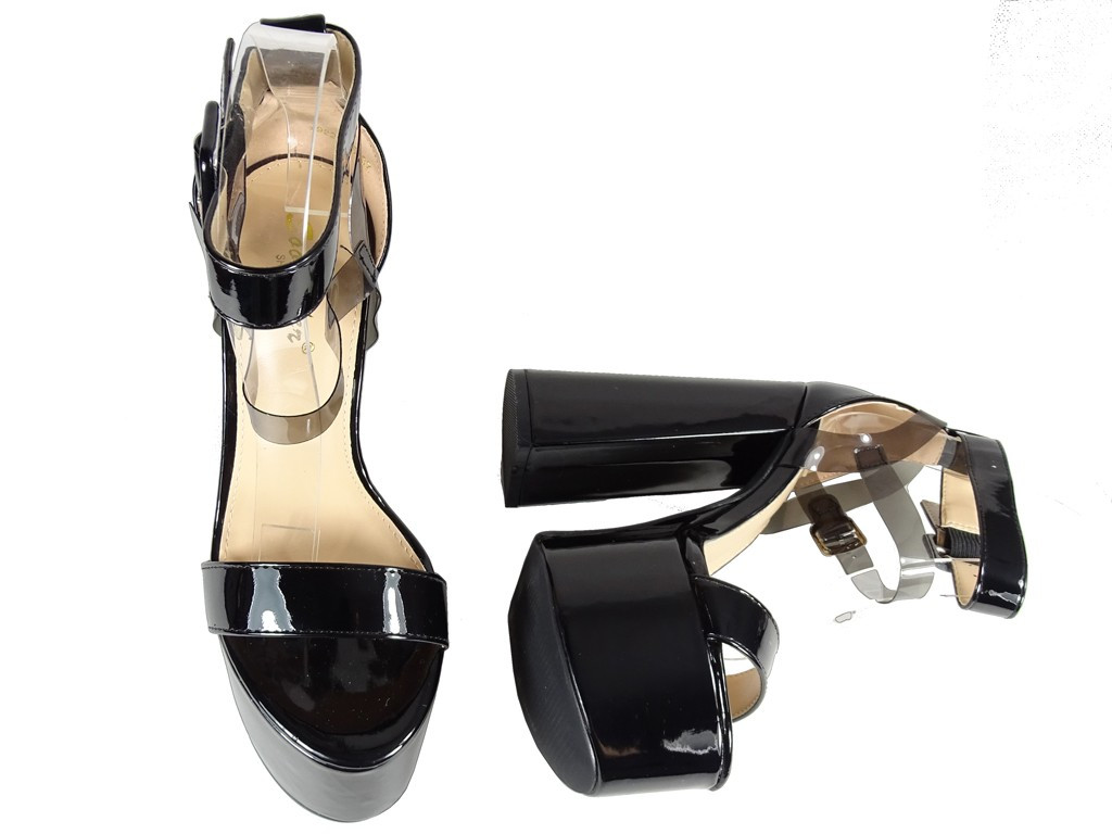 Melnas platformas un stiletto sandales ar siksniņu - 5