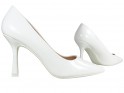 Biele ihličkové svadobné topánky lak z ekokože - 3