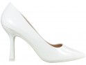 Stilettos blancs pour chaussures de mariage en cuir écologique laqué - 1