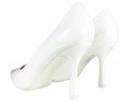 Biele ihličkové svadobné topánky lak z ekokože - 2