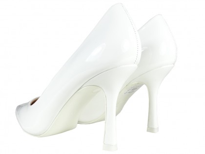 Fehér tűsarkú esküvői cipő lakk öko bőr - 2