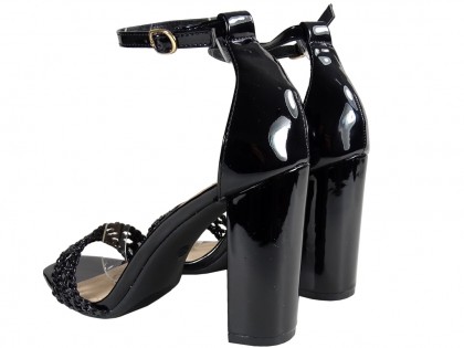 Schwarze Stiletto-Sandalen mit Knöchelriemen - 2