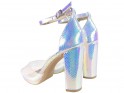 Dámské stříbrné iridescentní kotníkové sandály - 2
