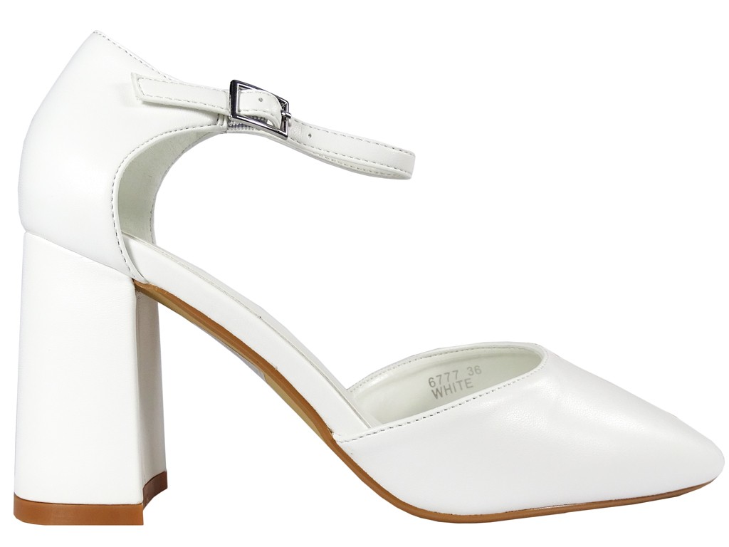 Chaussures de mariage blanches mattes avec lanière en cuir écologique - 1