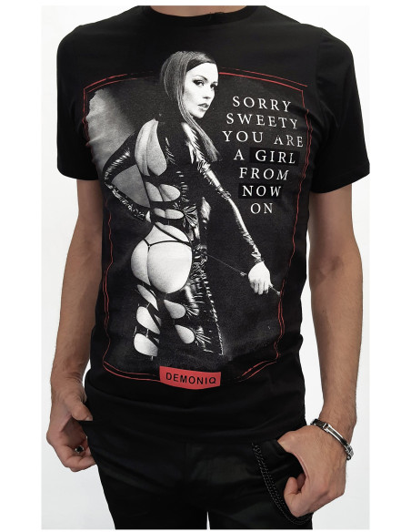 Czarny t-shirt męski z erotycznym nadrukiem - 1