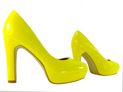 Pantofi stiletto cu platformă lăcuită galbenă - 3