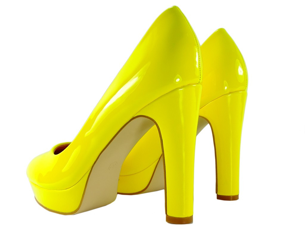 Talons aiguilles à plateforme laquée jaune - 2