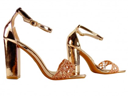 Zlaté zrkadlové sandále s remienkom - 4