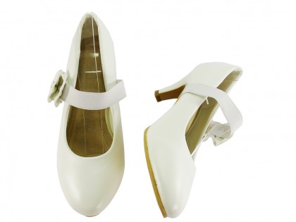 OUTLET Női fehér tűsarkú cipő - 2