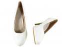Épinglettes blanches pour dames sur la plateforme chaussures de mariage - 3