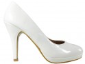 Épinglettes blanches pour dames sur la plateforme chaussures de mariage - 1