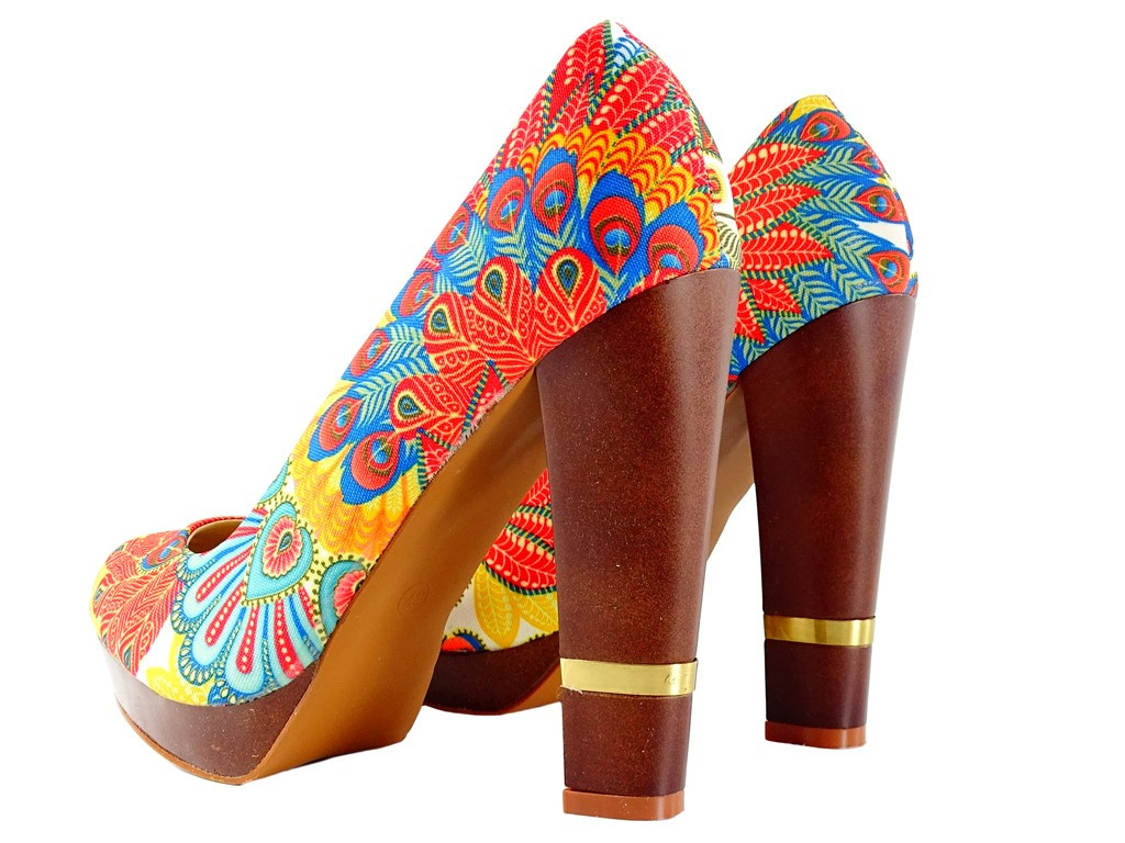 Buty damskie w kwiaty na słupku i platformie - 2
