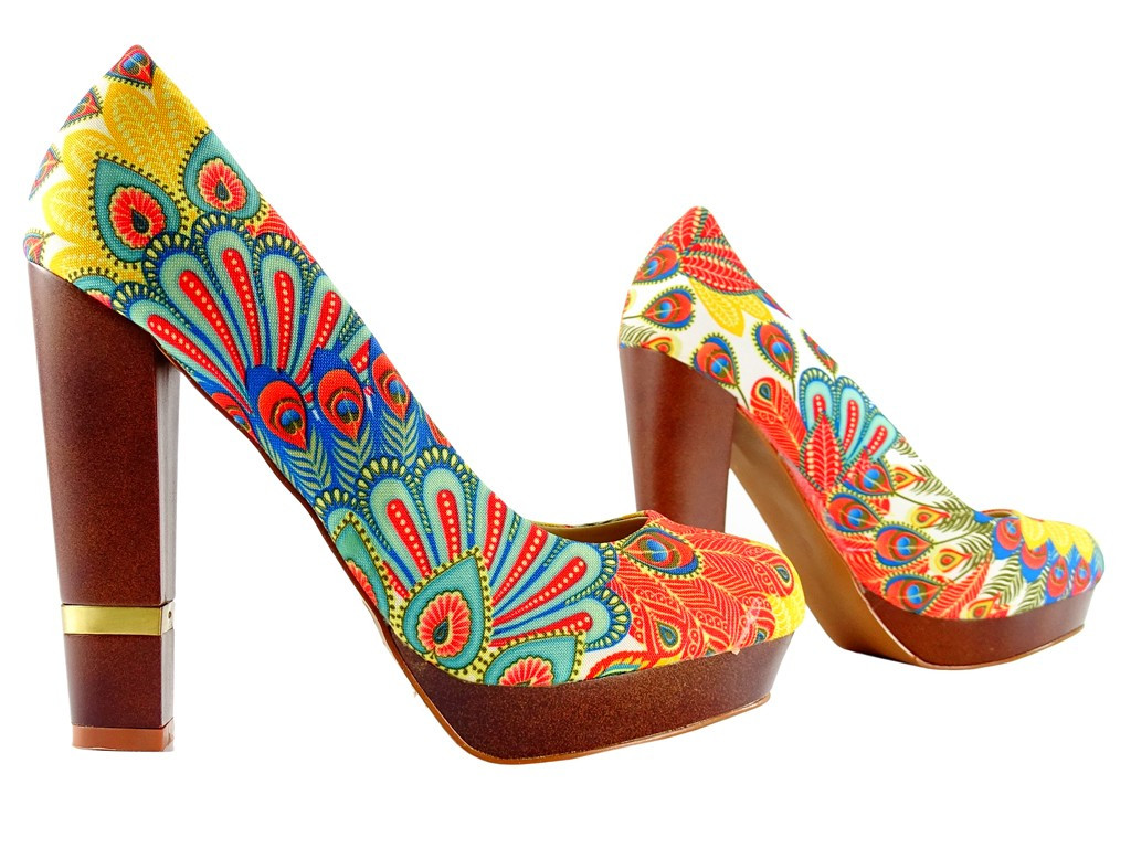 Buty damskie w kwiaty na słupku i platformie - 4