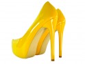Chaussures à talons aiguilles jaunes en laque - 2