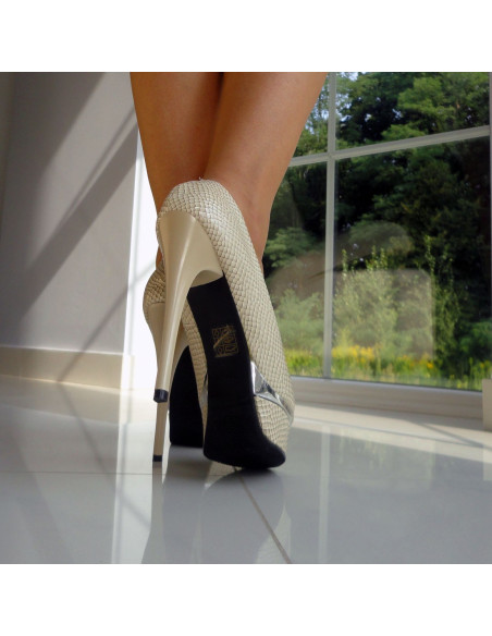 SZPILKI ECRU ŁUSKI SREBRNE DODATKI