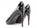 Női fekete lakkozott klasszikus tűsarkú cipő - 2
