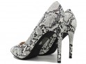 Чорно-білі жіночі туфлі на шпильках зі зміїним принтом - 2