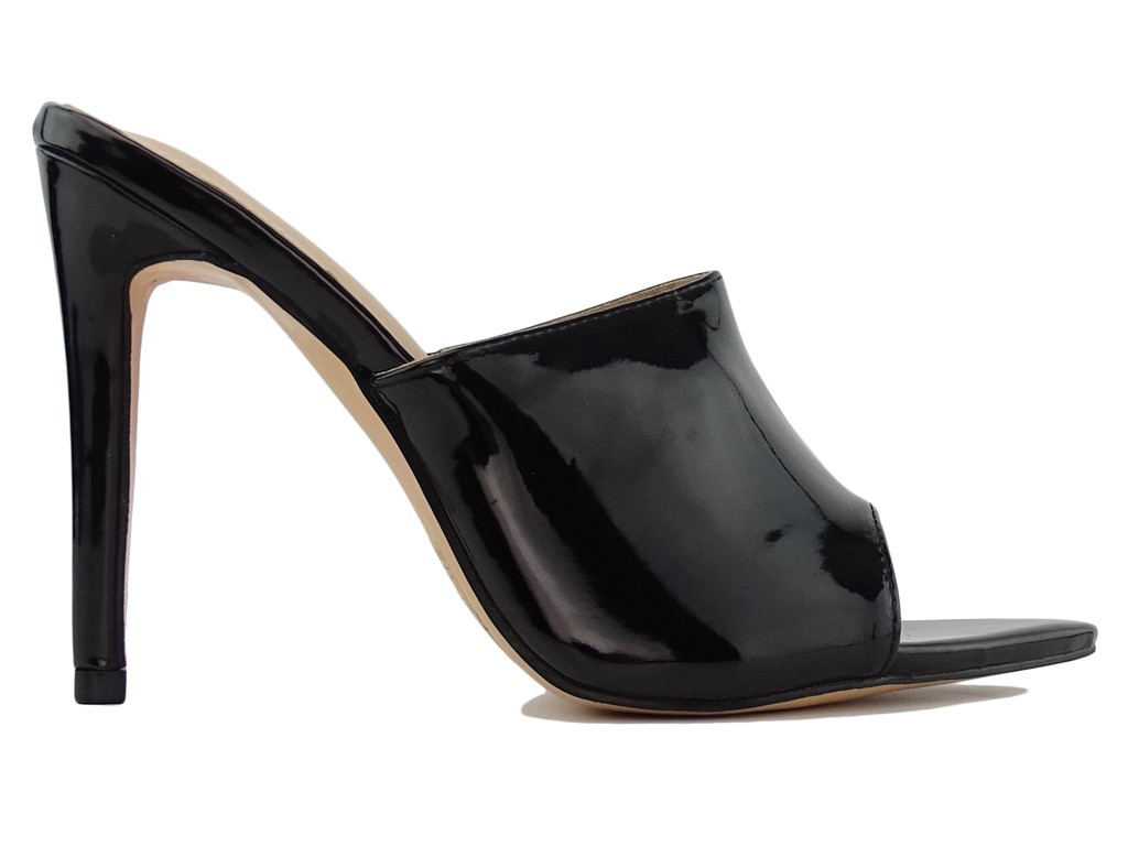 Schwarze Stiletto-Nasen-Flip-Flops - 1