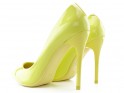 Stilettos pour dames jaune clair en cuir écologique laqué - 2