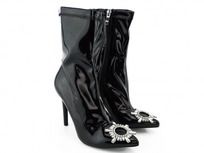 Black patent leather eco boots with brooch - 3