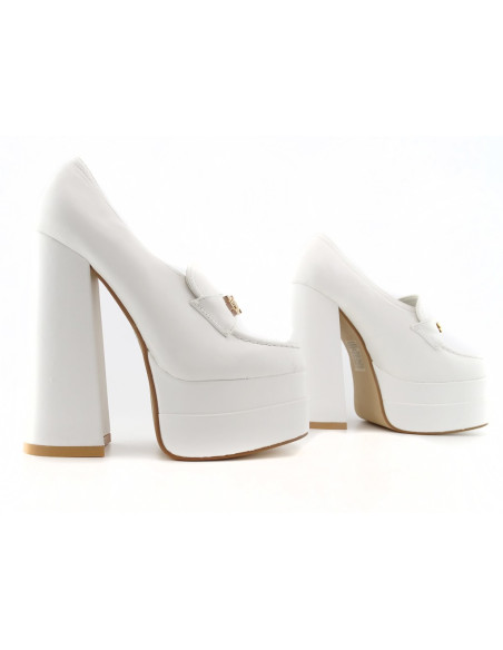 Demi-chaussures blanches sur un nez carré de poteau - 4