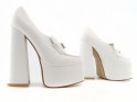 Demi-chaussures blanches sur un nez carré de poteau - 4