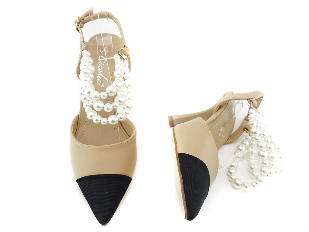 Beige low stilettos with pearls - 4