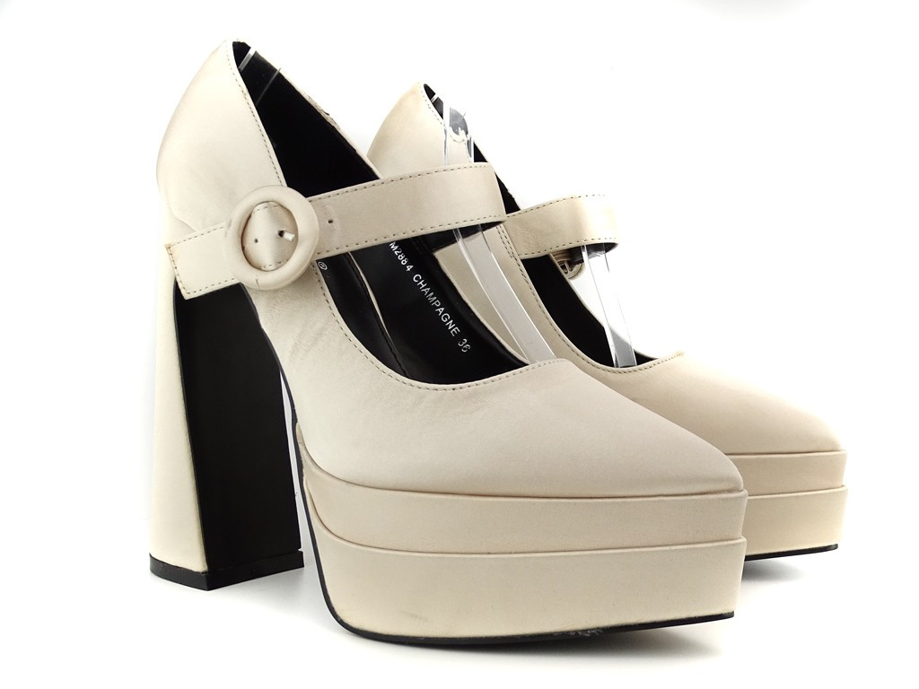Золоті туфлі на платформі на високих підборах - 2