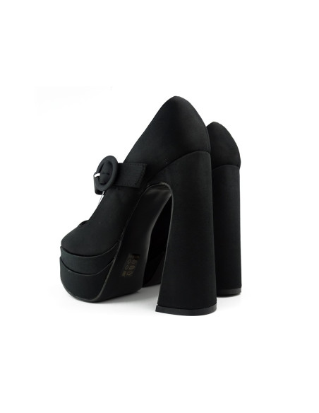 Chaussures noires à talons hauts - 4