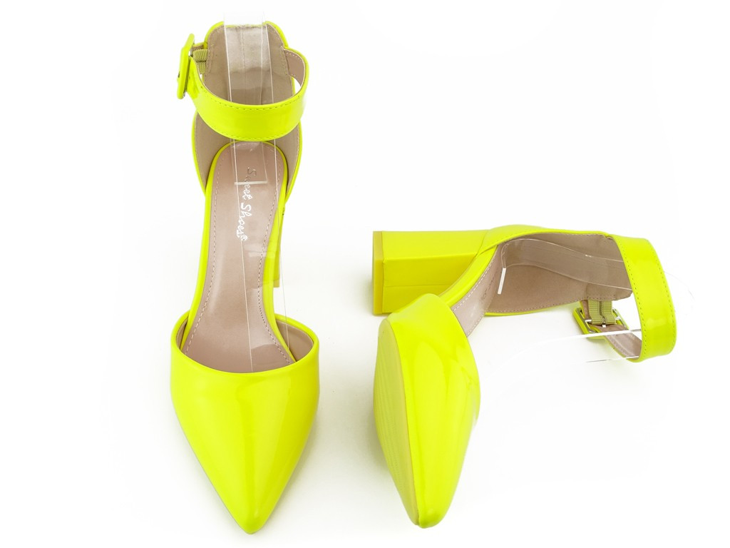 Неонові жовті босоніжки на шпильці - 5