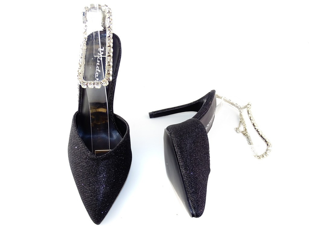 Talons aiguilles en chaîne noirs et brillants - 5