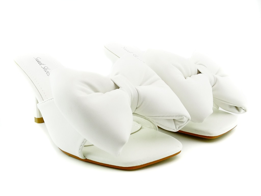 Tongs blanches à talons aiguilles avec nœud - 1