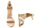 Smėlio spalvos smailianosiai sandalai su dirželiu - 5