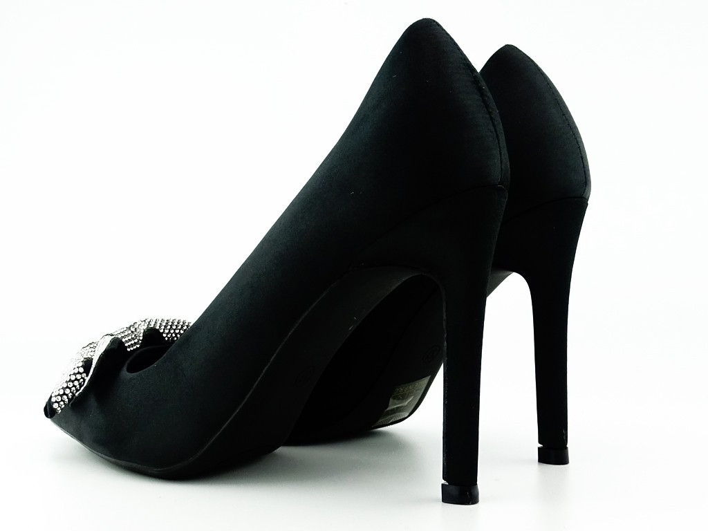 Černé jehlové podpatky se zirkonovou mašlí - 4