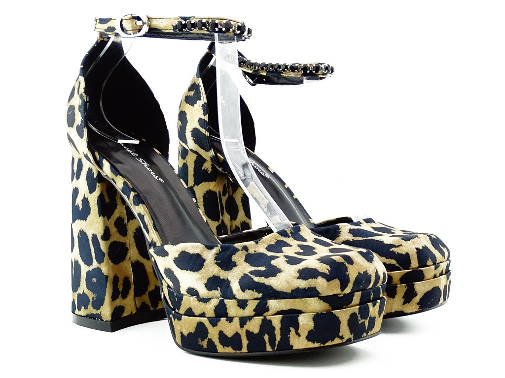 Batai su platforma "Panther - 1